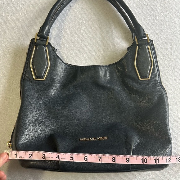 Michael Kors Navy Blue Vanessa Pebbled  Leather Shoulder Bag with Gold Accents - Picture 10 of 11